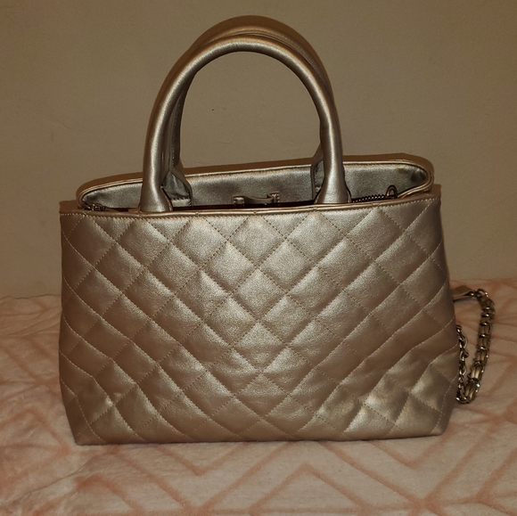 Handbag - Picture 2 of 5